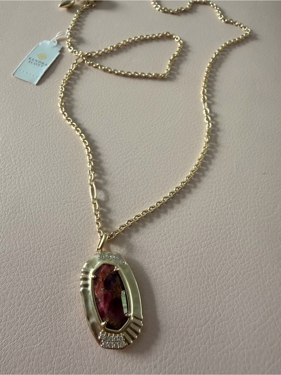 Kendra Scott Jewelry - NWT Kendra Scott Gold Anna Long Pendant in Bronze Veined Maroon Jade
